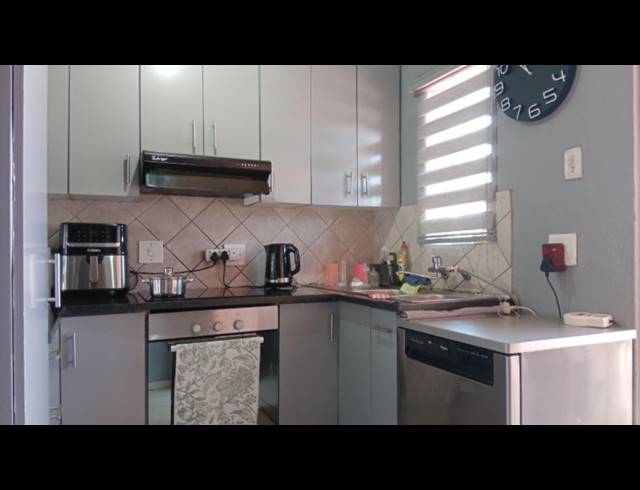 2 BEDROOM APARTMENT FOR SALE IN ALBEMARLE EXT 1